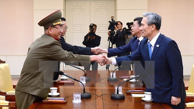 Две Кореи продолжают переговоры на высоком уровне для урегулирования разногласий - ảnh 1